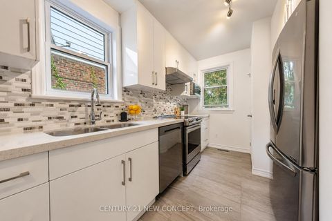 Photo 9 at 17 Lyndale Drive, Willowdale East, Toronto