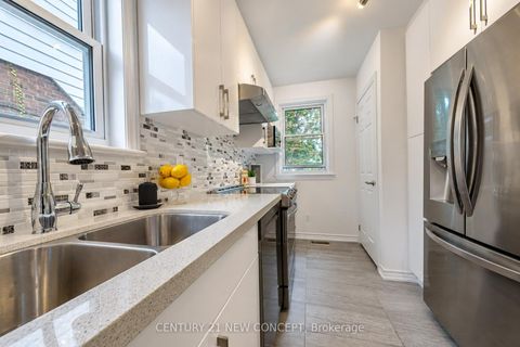 Photo 10 at 17 Lyndale Drive, Willowdale East, Toronto