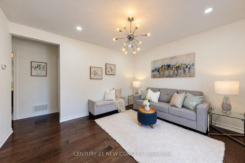 Photo 15 at 17 Lyndale Drive, Willowdale East, Toronto