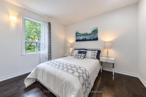Photo 19 at 17 Lyndale Drive, Willowdale East, Toronto