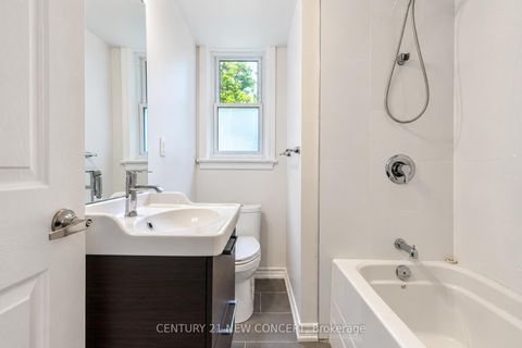 Photo 21 at 17 Lyndale Drive, Willowdale East, Toronto