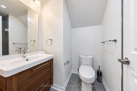 Photo 30 at 17 Lyndale Drive, Willowdale East, Toronto