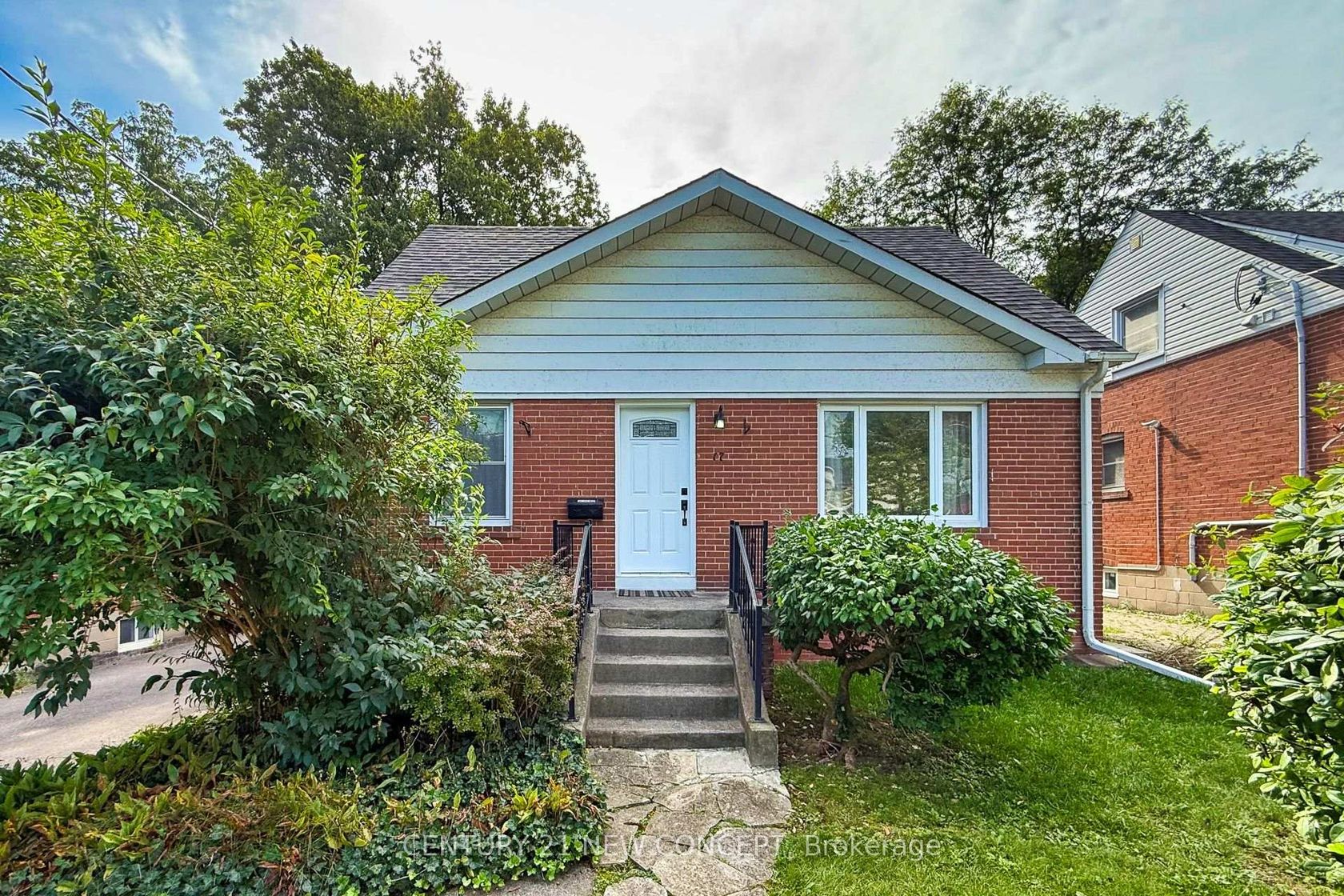 17 Lyndale Drive, Willowdale East, Toronto 