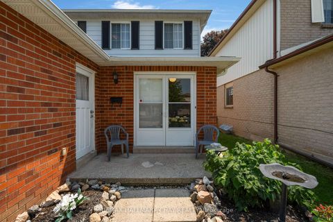 Photo 3 at 86 Trillium Crescent, Allandale Heights, Barrie