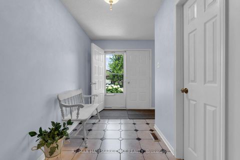 Photo 4 at 86 Trillium Crescent, Allandale Heights, Barrie