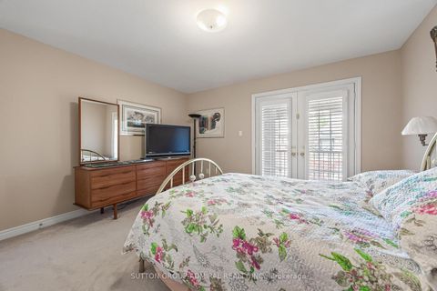 Photo 24 at 35 Strauss Road, Patterson, Vaughan