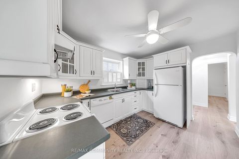 Photo 9 at 50 Joanith Drive, Parkview, Toronto