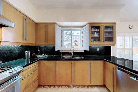 Photo 11 at 66 Tuscana Boulevard, Patterson, Vaughan