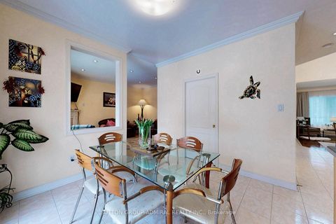 Photo 13 at 66 Tuscana Boulevard, Patterson, Vaughan