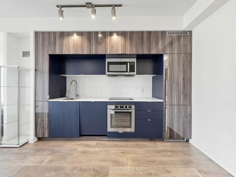 Photo 15 at 601 - 28 Avondale Avenue, Willowdale East, Toronto
