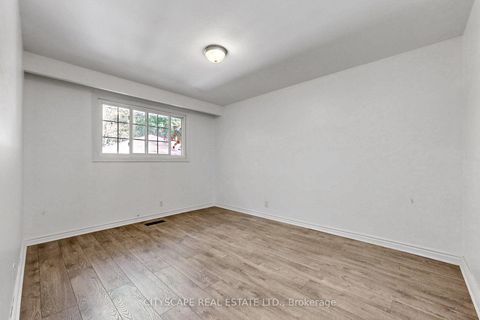 Photo 13 at 2049 Northern Avenue, Alcona, Innisfil