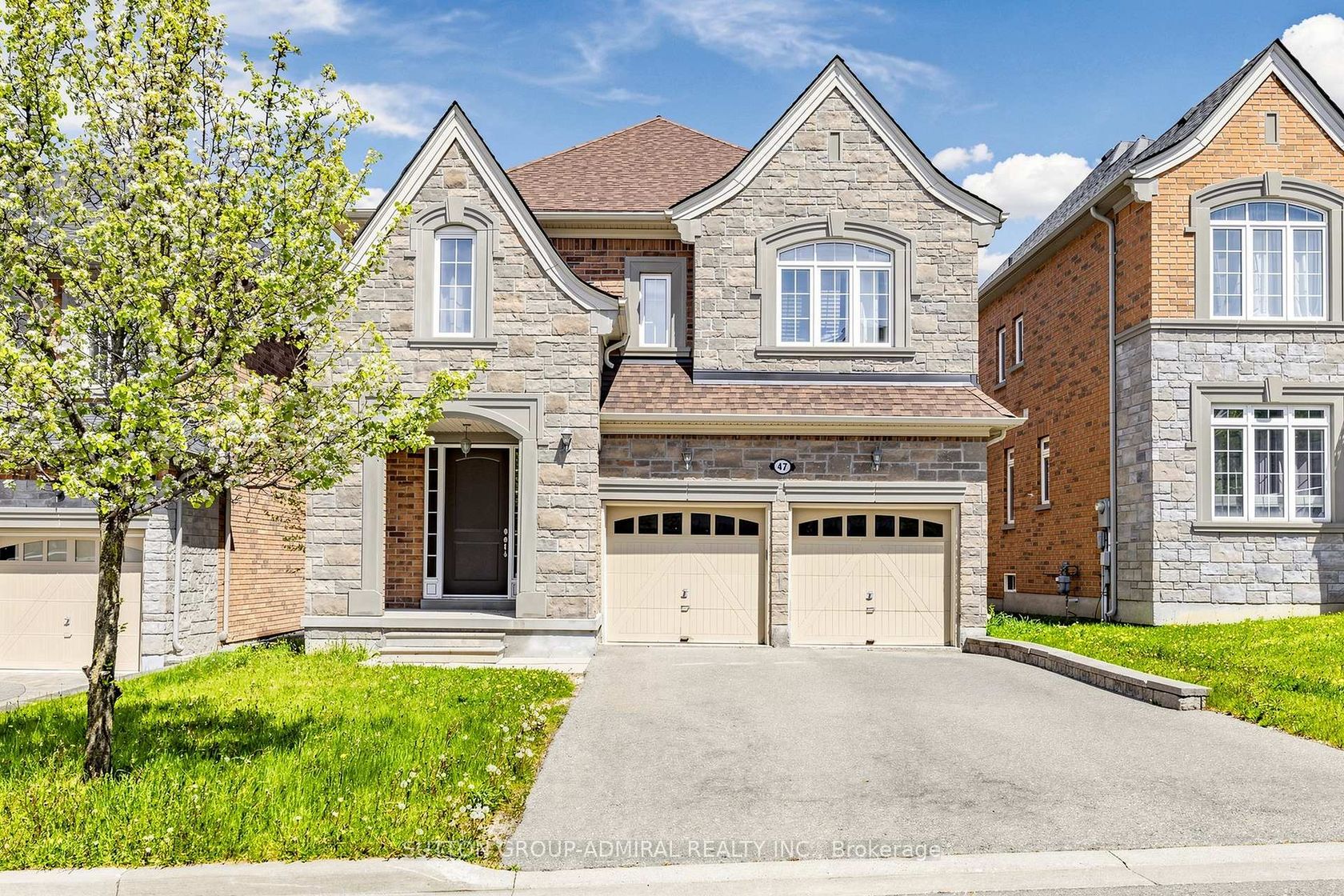 47 Edison Place, Patterson, Vaughan photo number 2