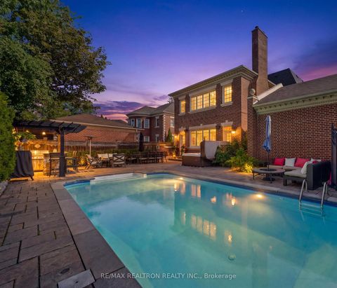 Photo 1 at 6 Oatlands Drive, Mill Pond, Richmond Hill