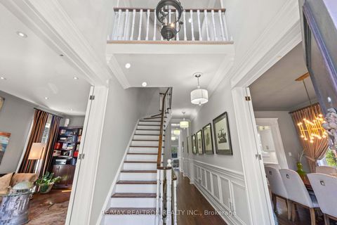 Photo 5 at 6 Oatlands Drive, Mill Pond, Richmond Hill