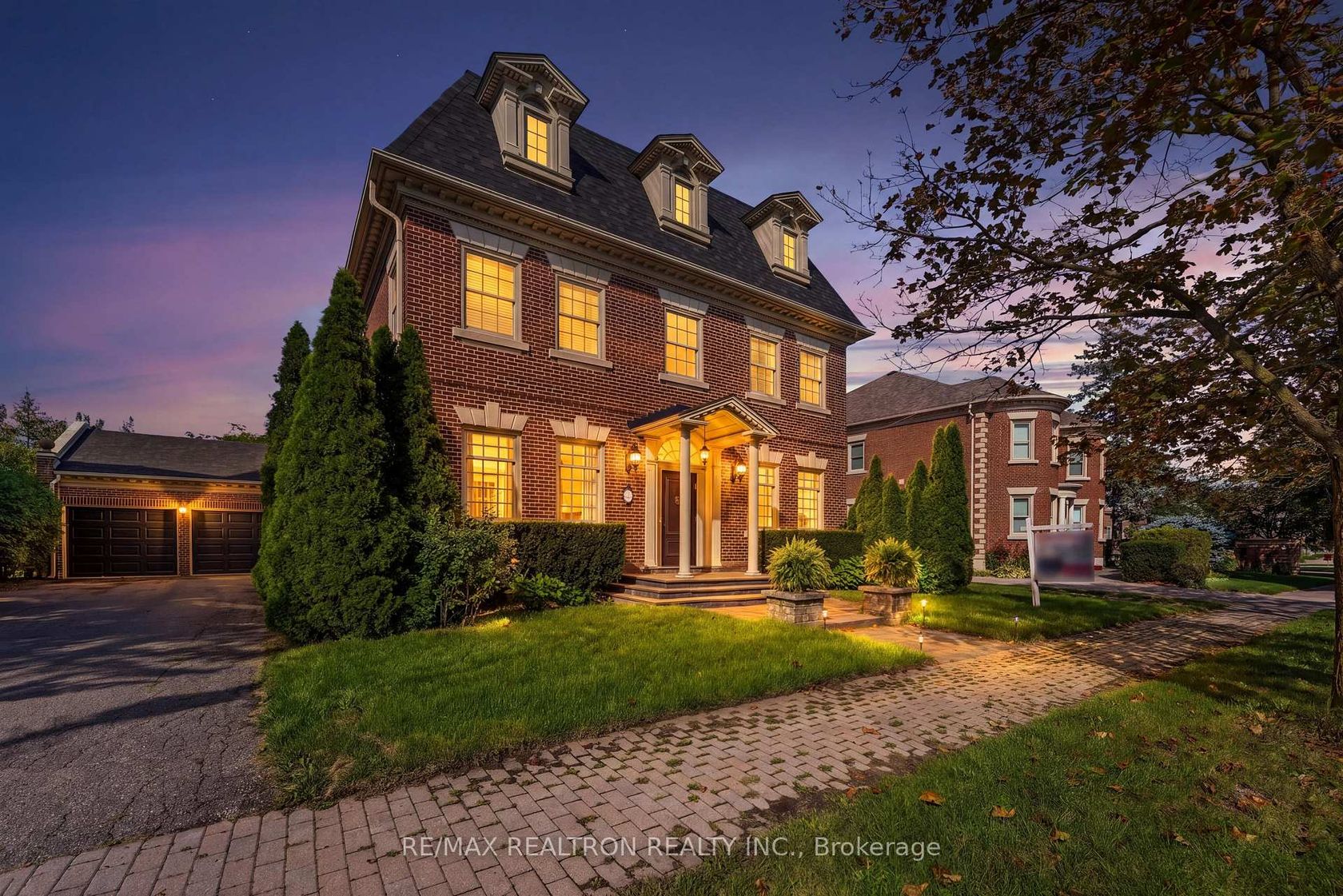 6 Oatlands Drive, Mill Pond, Richmond Hill photo number 2