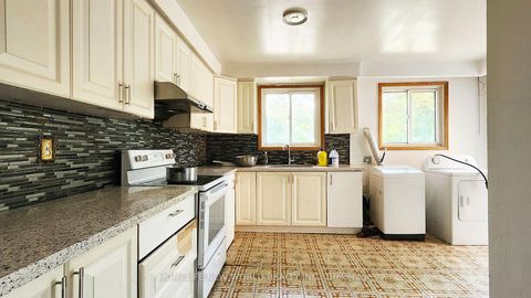Photo 6 at 2 Arkona Drive, Sullivan, Toronto