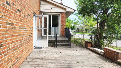 Photo 19 at 2 Arkona Drive, Sullivan, Toronto