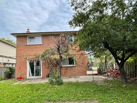 Photo 20 at 2 Arkona Drive, Sullivan, Toronto