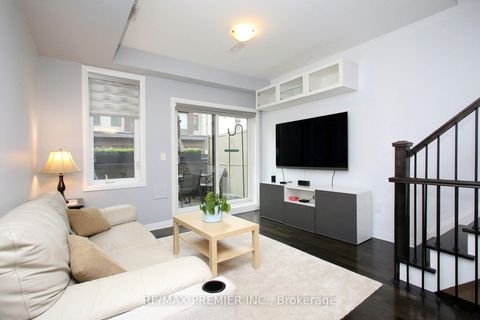 Photo 4 at 152 Frederick Tisdale Drive, CFB, Toronto