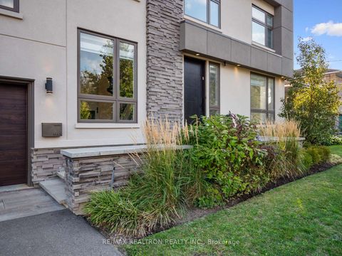 Photo 2 at 240 Maxwell Street, Bathurst Manor, Toronto