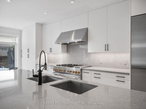 Photo 9 at 240 Maxwell Street, Bathurst Manor, Toronto