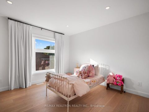 Photo 19 at 240 Maxwell Street, Bathurst Manor, Toronto