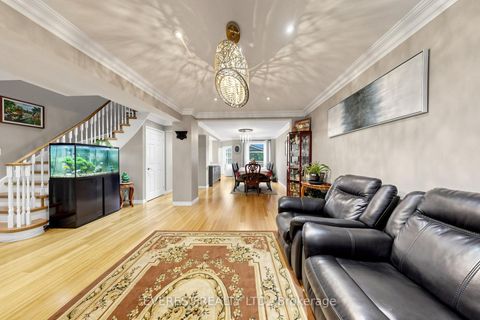 Photo 6 at 7 Tarlton Court, Brownridge, Vaughan
