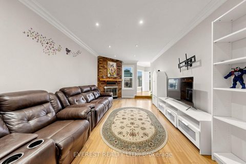 Photo 9 at 7 Tarlton Court, Brownridge, Vaughan