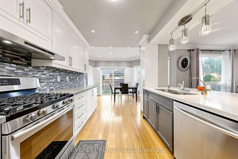 Photo 13 at 7 Tarlton Court, Brownridge, Vaughan