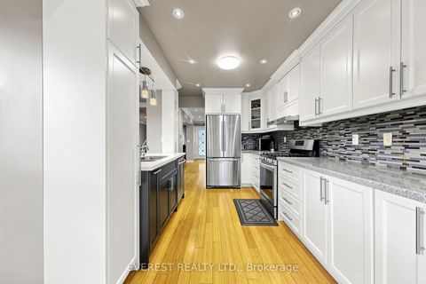 Photo 14 at 7 Tarlton Court, Brownridge, Vaughan