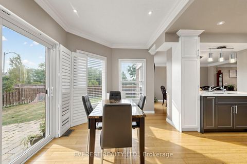 Photo 15 at 7 Tarlton Court, Brownridge, Vaughan