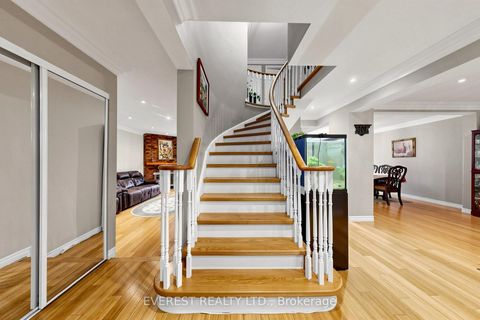 Photo 17 at 7 Tarlton Court, Brownridge, Vaughan