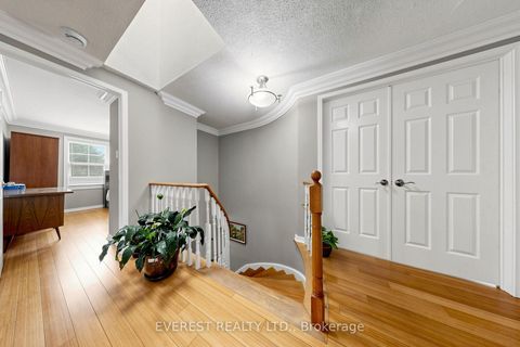 Photo 18 at 7 Tarlton Court, Brownridge, Vaughan