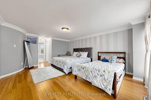 Photo 19 at 7 Tarlton Court, Brownridge, Vaughan