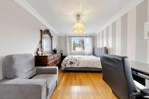 Photo 26 at 7 Tarlton Court, Brownridge, Vaughan
