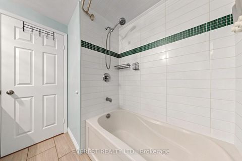 Photo 33 at 7 Tarlton Court, Brownridge, Vaughan