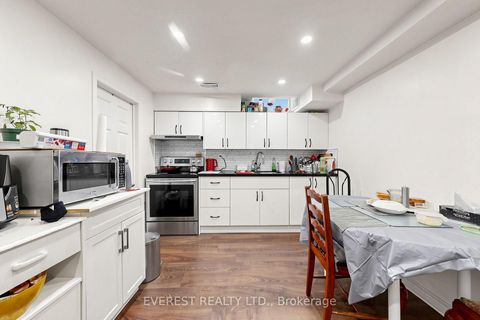 Photo 34 at 7 Tarlton Court, Brownridge, Vaughan
