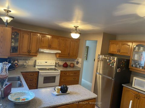 Photo 3 at 55 Husband Drive, Humber Summit, Toronto