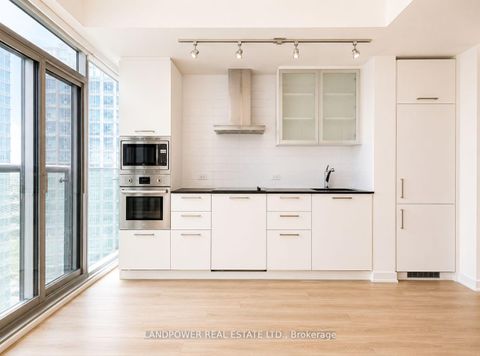 Photo 5 at 5101 - 12 York Street, Waterfront Communities C1, Toronto