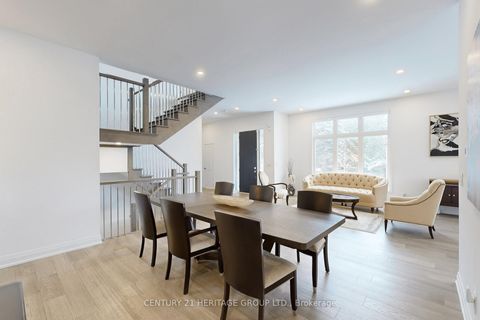 Photo 3 at 251 Oxford Street, Mill Pond, Richmond Hill
