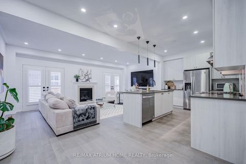 Photo 16 at 129 Hartney Drive, Rural Richmond Hill, Richmond Hill