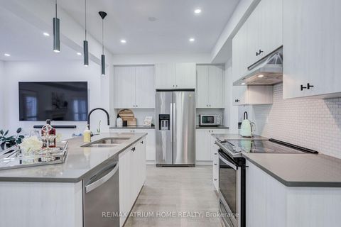 Photo 17 at 129 Hartney Drive, Rural Richmond Hill, Richmond Hill