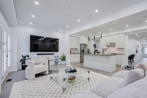 Photo 23 at 129 Hartney Drive, Rural Richmond Hill, Richmond Hill
