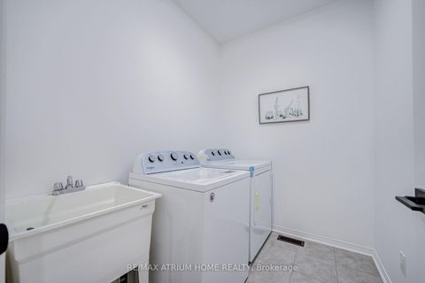 Photo 34 at 129 Hartney Drive, Rural Richmond Hill, Richmond Hill