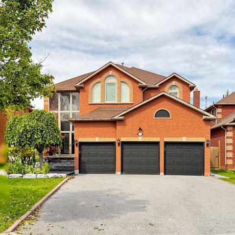 Photo 1 at 34 Looker Drive, Holly, Barrie