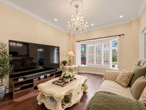Photo 11 at 34 Looker Drive, Holly, Barrie