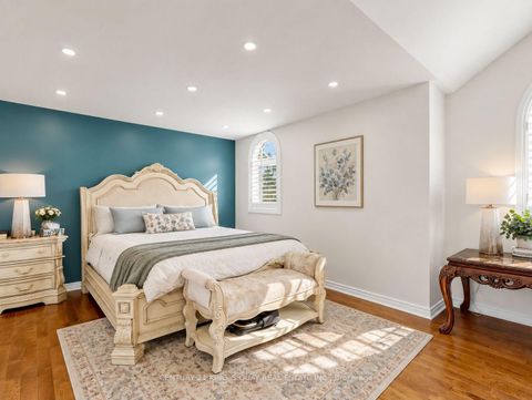 Photo 26 at 34 Looker Drive, Holly, Barrie