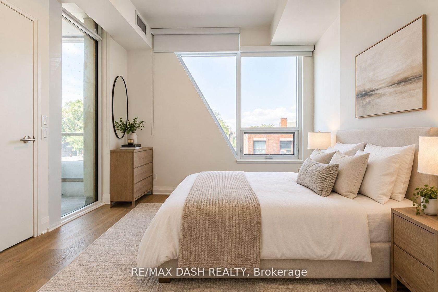 310 - 151 Avenue Road, Annex, Toronto 
