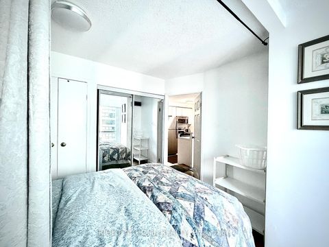 Photo 11 at 1712 - 10 Queens Quay W, Waterfront Communities C1, Toronto