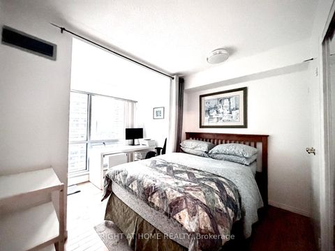 Photo 12 at 1712 - 10 Queens Quay W, Waterfront Communities C1, Toronto
